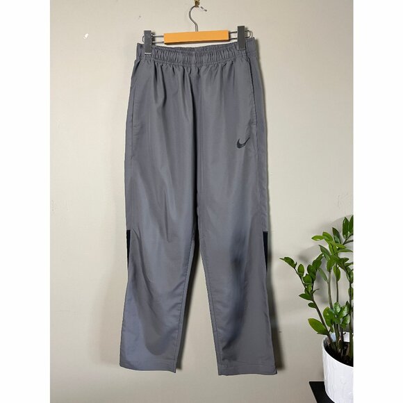 Nike Dri-FIT Gray Training Pants Size M  Nike Dri-FIT athletic pants - Picture 1 of 5